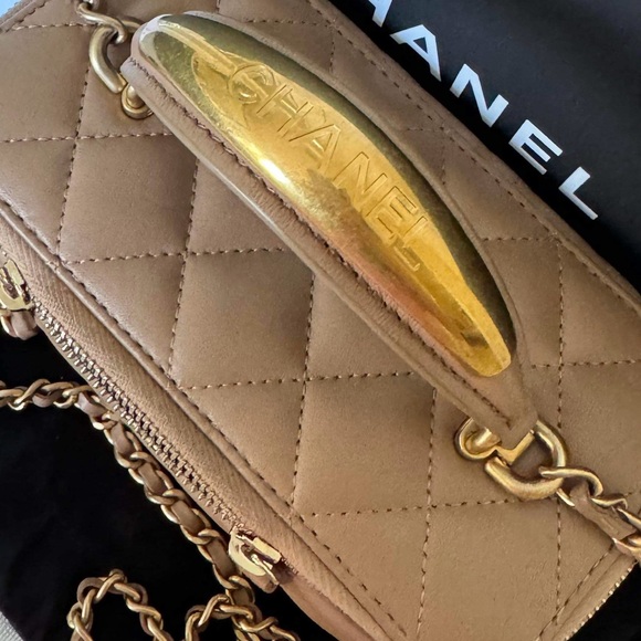 SOLD! Authentic Chanel 2022 Quilted Gold Top Handle Vanity (Gold Chanel Logo)! - Picture 5 of 17